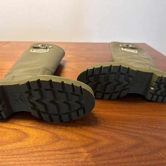 Louis Vuitton Rubber Calfskin Territory Flat High Boots Size 37 - Picture 2 of 4